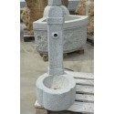 Fontana a colonna in granito