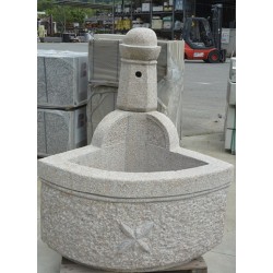 Fountain in granite column (60 x 60)